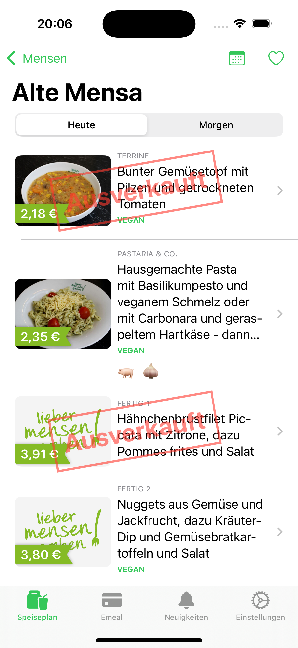 Screenshot der App Mensa Dresden mit einer Liste von Speisen. Über manchen klebt ein großes "Ausverkauft" Banner, ähnlich wie von einem Stempel.