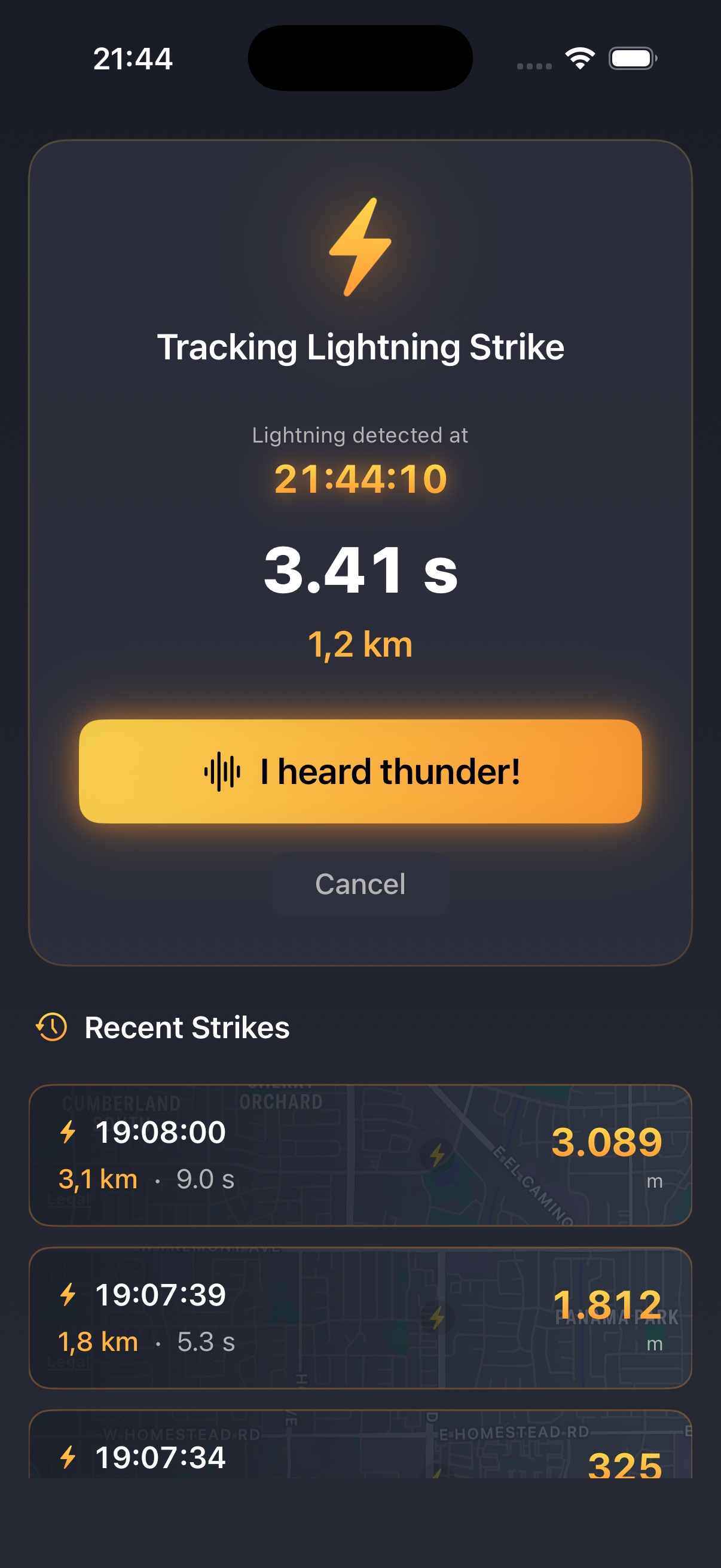 screenshot of the view after pressing the flash button, now with a label counting up the time since the flash and distance that indicates